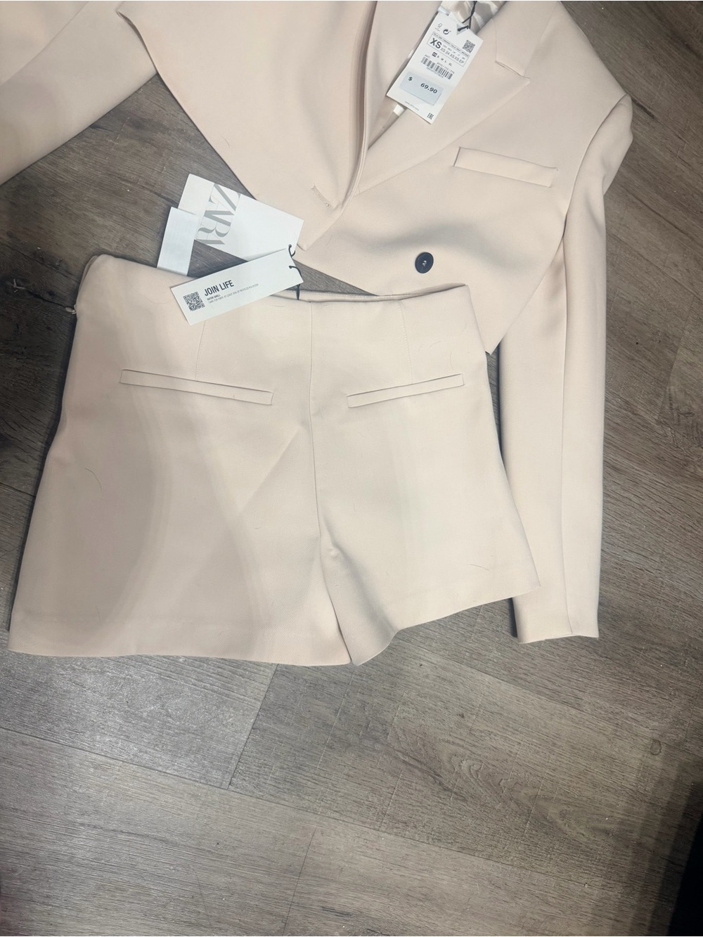 Zara light Beige Cropped Blazer and Skort Set classy - Picture 2 of 4